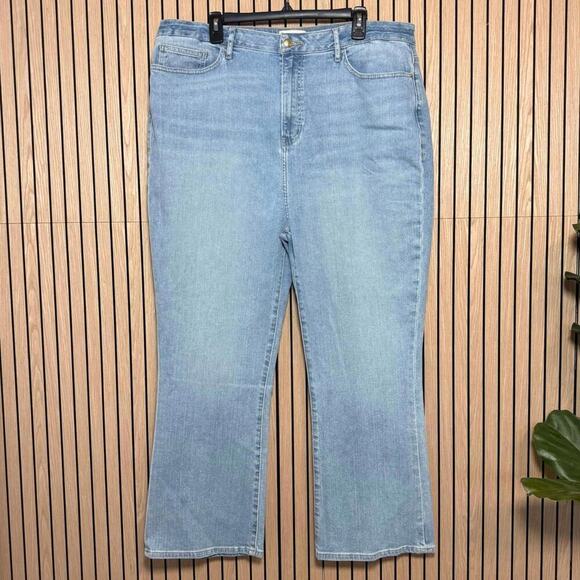 Frame Denim Denim - 190 FRAME Le Crop Mini Boot Jeans (Size 34, Blue Springs, NWOT)